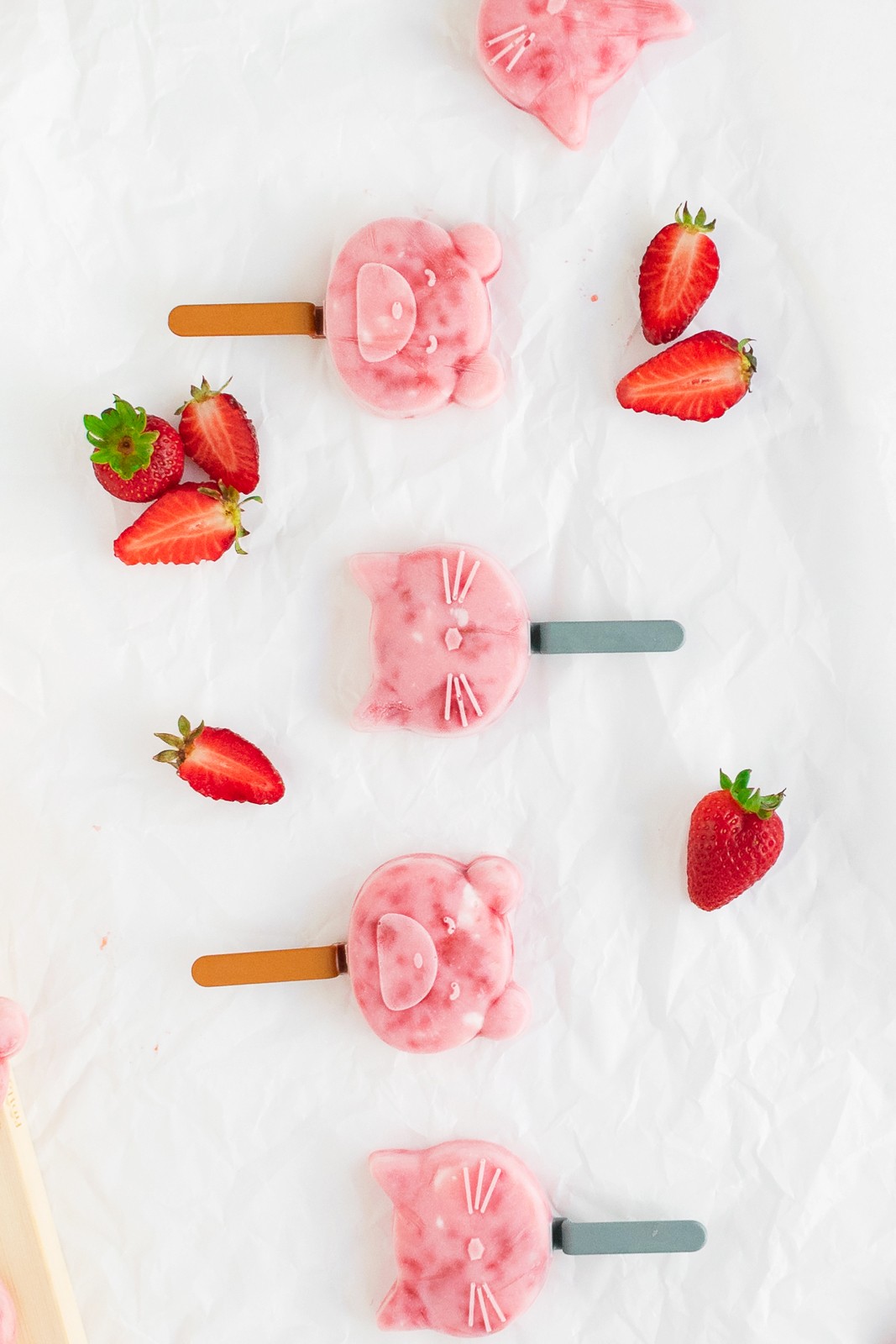 Παγωτάκια με γιαούρτι και φράουλες