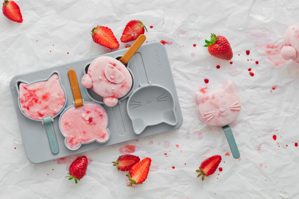 Παιδικό παγωτό με γιαούρτι και φράουλες